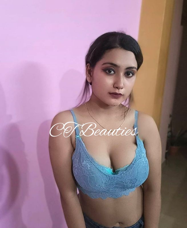 Komal Trusted Young Call Photo 1 of 1
