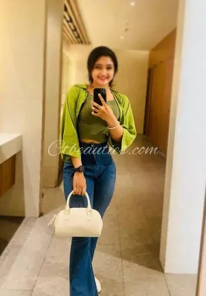 Anisha sahoo  Low budget full Photo 4 of 4