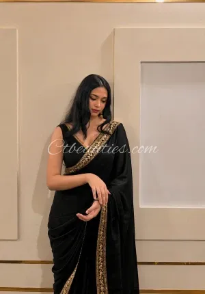 Beautiful girl Nisha anytime genuine service Now available vip Photo 1 of 4