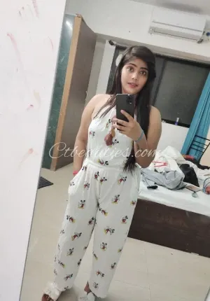 Janvi VIP call me  Park Street CALL Photo 1 of 3