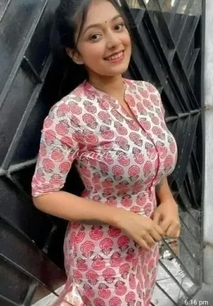 Jasmine khan  Jasmine khan is Photo 1 of 7
