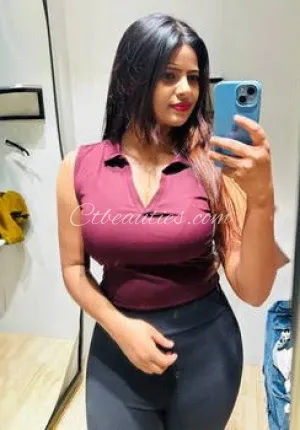 Kajal Agarwal beautiful oyo night hotel  CUTTACK CALL GIRL❤️ Photo 3 of 3