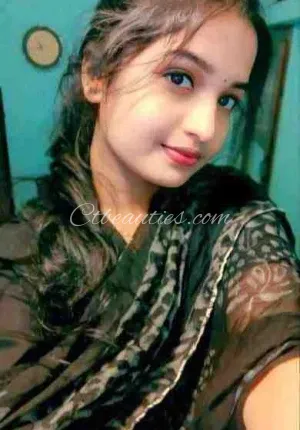 Karina kapoor khan available  TOP CLIENT REGULAR Photo 3 of 3