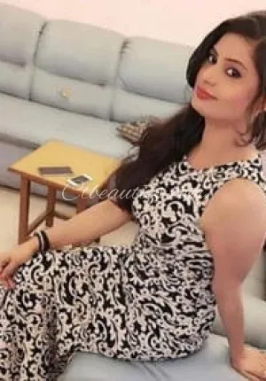 Karishma ko leja aur khoob enjoy karo samjhe kya Jamalapur very nice Photo 1 of 3