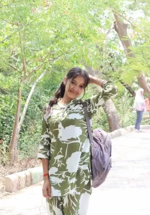 Komal kashyap pithvajal ️Call GIRL Photo 1 of 3