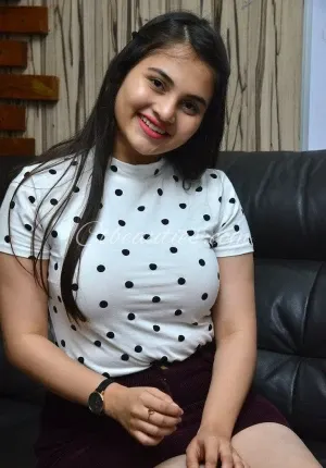 Mahmoorganj escort service in nisha rani Call me call Photo 1 of 3