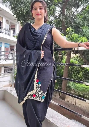 Most beautiful sarkanda Neha Gupta  Sarkanda call girl Photo 3 of 4