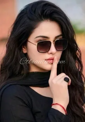 Naina  Runa is very Photo 2 of 6
