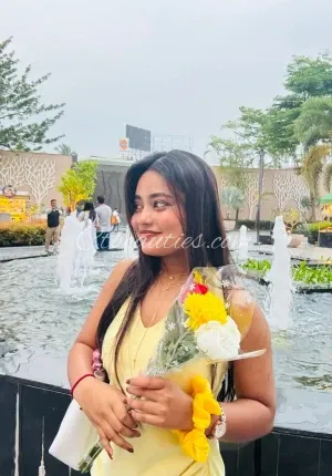 KOMAL INDIPENDENT COLLEGE MOVIE MODAL  GHAZIPUR CALL GIRL Photo 2 of 4