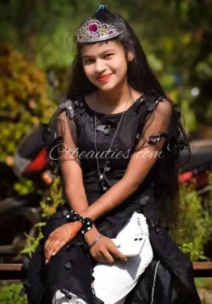 Noora Nikita  Riya zhin is Photo 4 of 6
