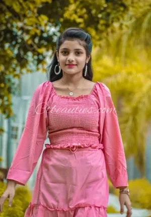 Pinki  Pinki is high Photo 2 of 8