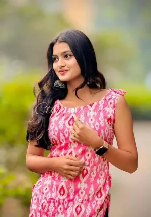 Pinki  Pinki is high Photo 3 of 8