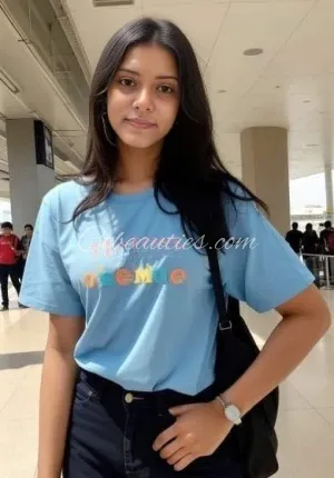 Priti Agrawal Sinha  sexy pussy peaking on top  Priti Agrawal Photo 5 of 6
