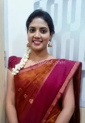 Priyanka  Omp square Anita Photo 2 of 4