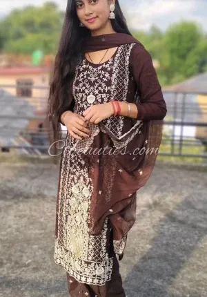 Radhika Rani  No advance only Photo 1 of 3