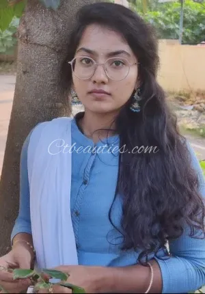 Radhika Rani  No advance only Photo 1 of 3