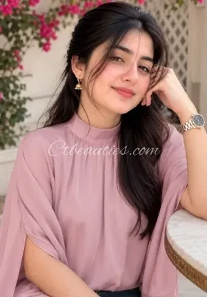 Rashmika mandhana beautiful girl enjoys  Howrah hot sexy Photo 2 of 3