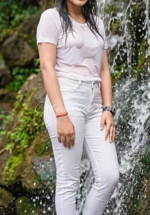 Riya Rani Vishwakarma new call girl service Best VIP looking Photo 1 of 5