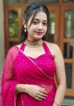 Riya Thakur Riya is the Photo 3 of 5