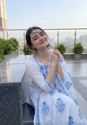  Rupa Gupta Ji Call girl 88502 Photo 2 of 3