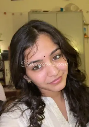 Shilpa Singh beautiful college girl  Myself shilpa singh Photo 1 of 4