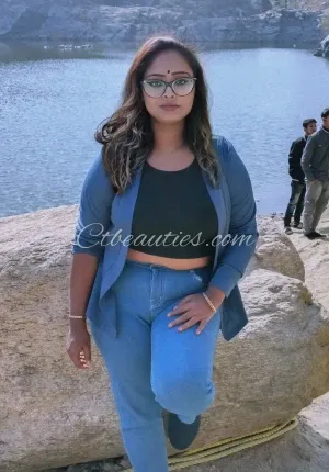 Shimlya KOMAL PATEL CASH PAYMENT MODAL OYO HOTEL  KAKINADA Call GIRL Photo 6 of 6