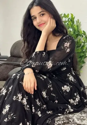 Shivani Singh Rajput  Shruti  vesu Photo 6 of 6