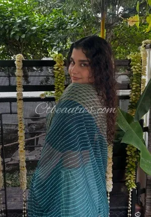 Sneha patel  💐💸 HAND TO Photo 2 of 3