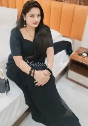 Sneha tiwari  Sneha hot model Photo 2 of 4