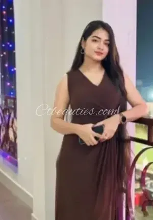 Sneha tiwari Sneha hot model Photo 1 of 4