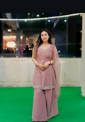 Sume ggdd Surat Russian Escorts: Photo 2 of 2
