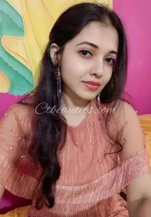 Suruchi kumari LOCAL COLLEGE GIRL Photo 2 of 3