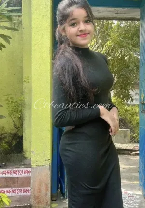 Suruchi kumari LOCAL COLLEGE GIRL Photo 3 of 3