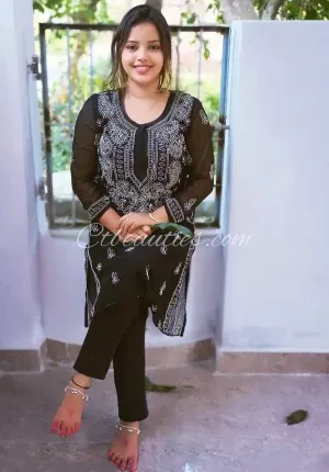 Udaipur call girl escort service Price of Booking Photo 1 of 3