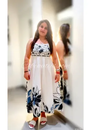Varanasi call girl escort  Independent bhabhi call Photo 1 of 2